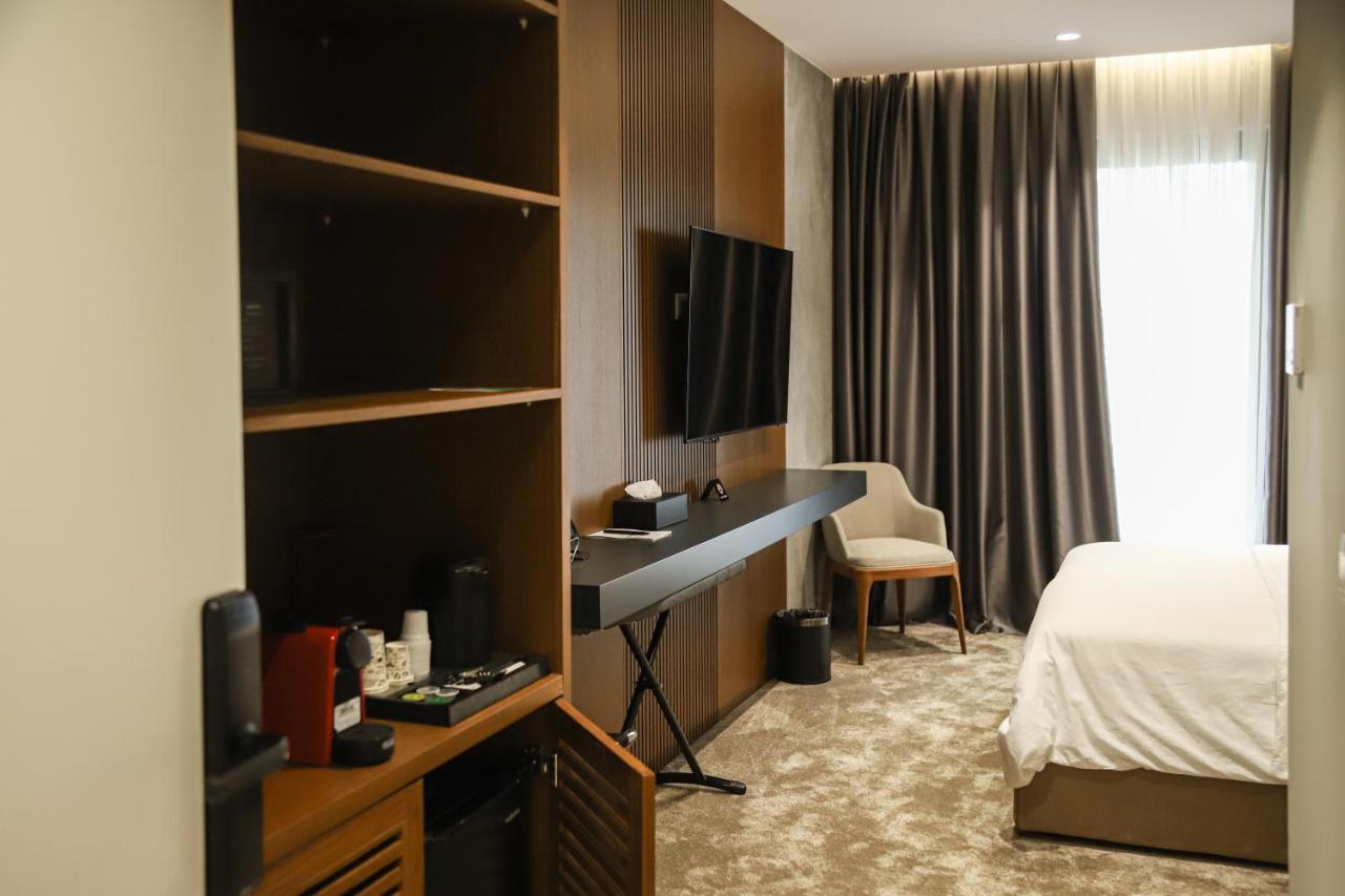 Urbanin Apartment & Hotel Tirana Exterior photo