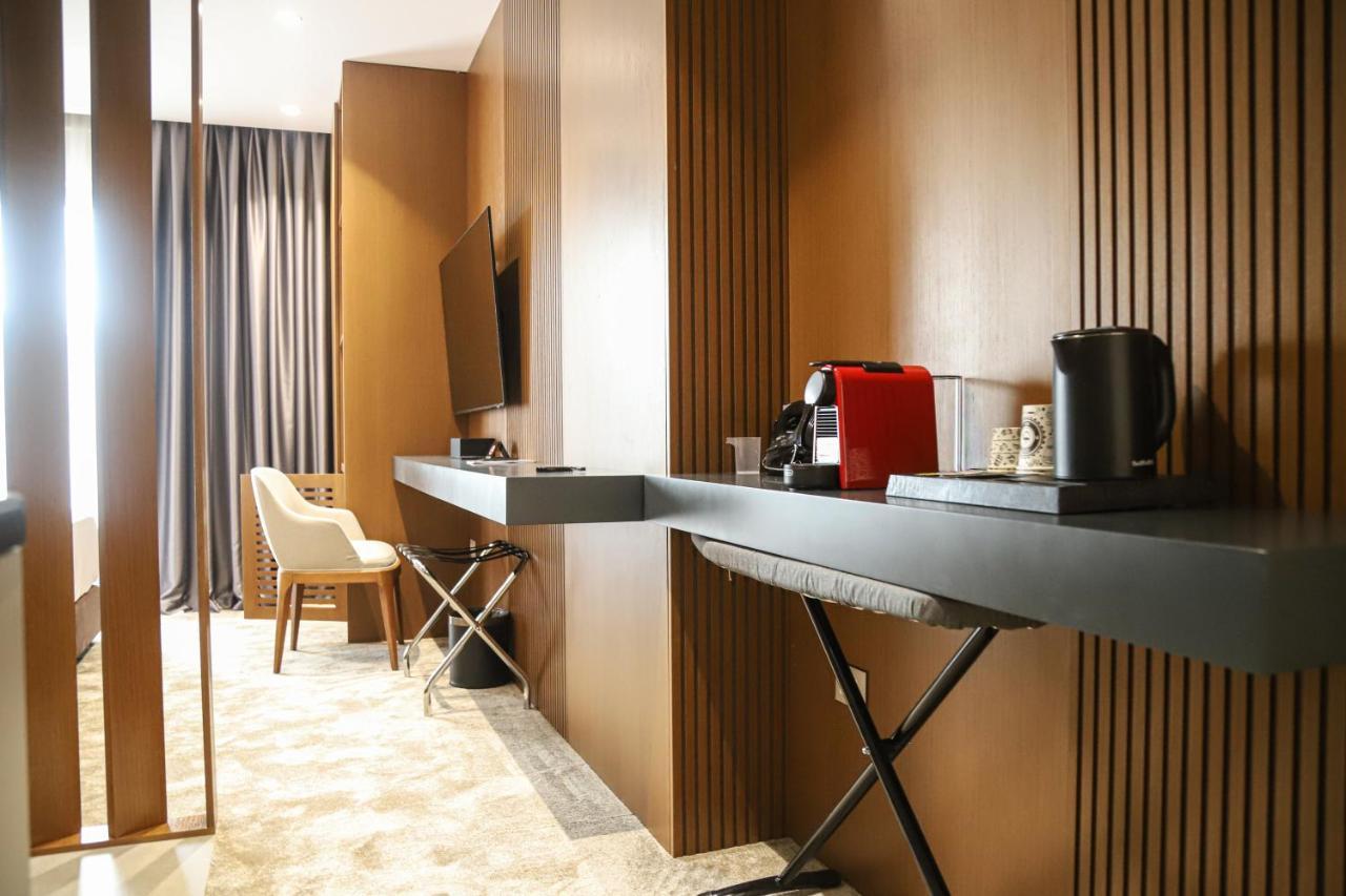 Urbanin Apartment & Hotel Tirana Exterior photo